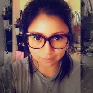 Meet your Posher, Mercedes